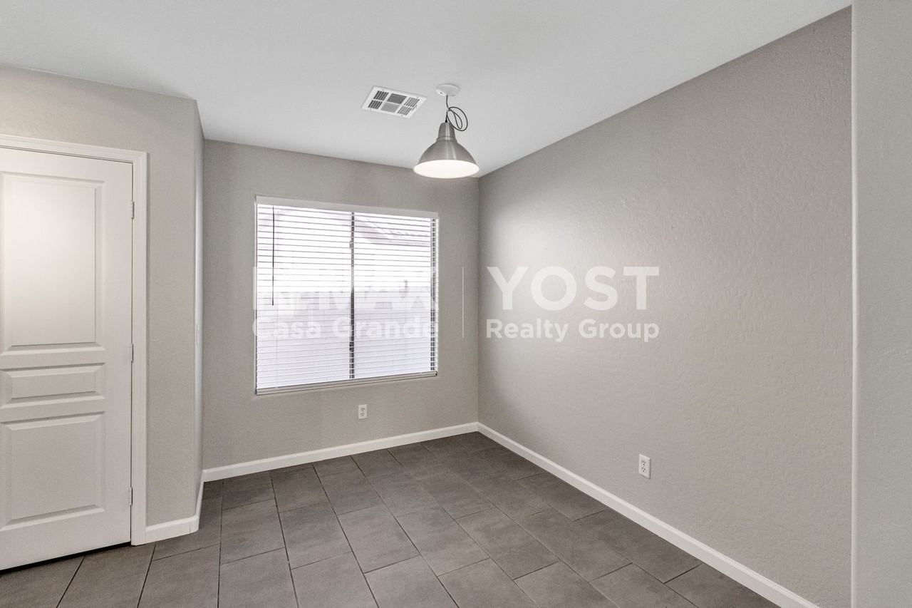 1579 E Gabrilla Dr - Photo 2 of 16