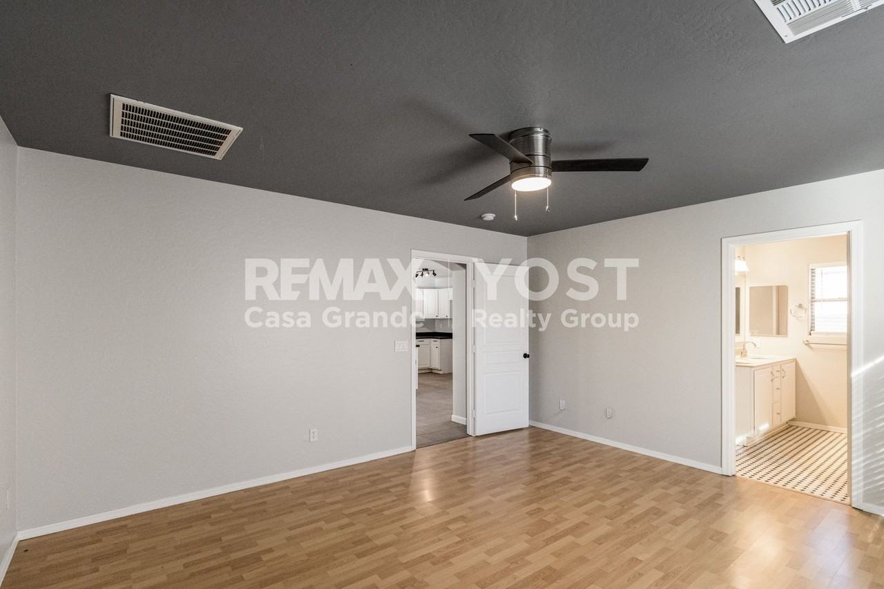 1579 E Gabrilla Dr - Photo 7 of 16