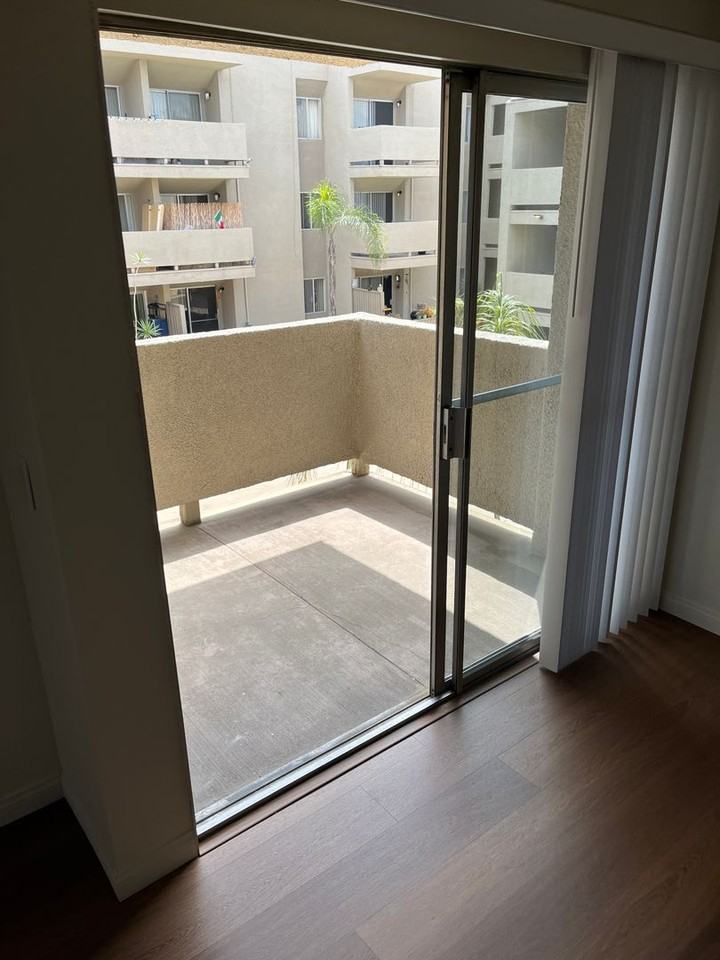 044 - Howard Highlands - Photo 4 of 14