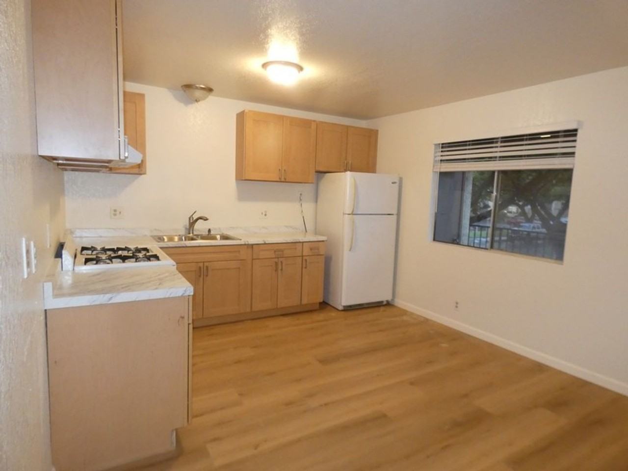 137 Mcelhany Avenue #E - Photo 3 of 8