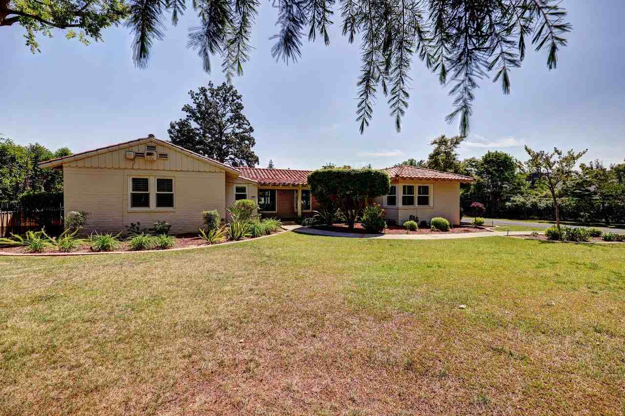 4530 North Wilson Avenue - Photo 2 of 11