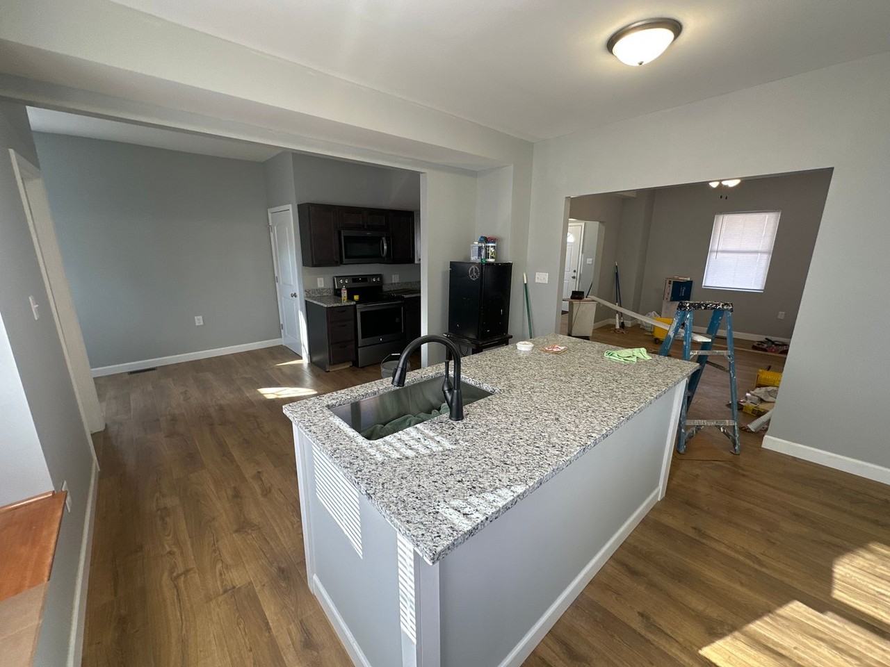 459 E Oakland Ave - Photo 4 of 18