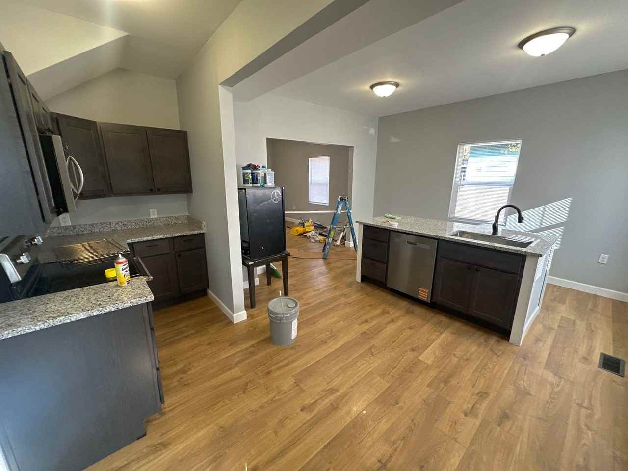 459 E Oakland Ave - Photo 5 of 18