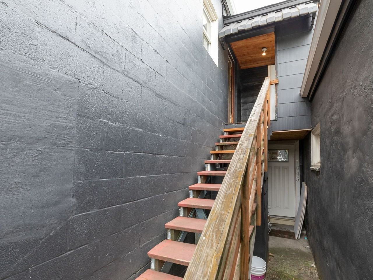 9041 Ne Sandy Blvd - Photo 5 of 20