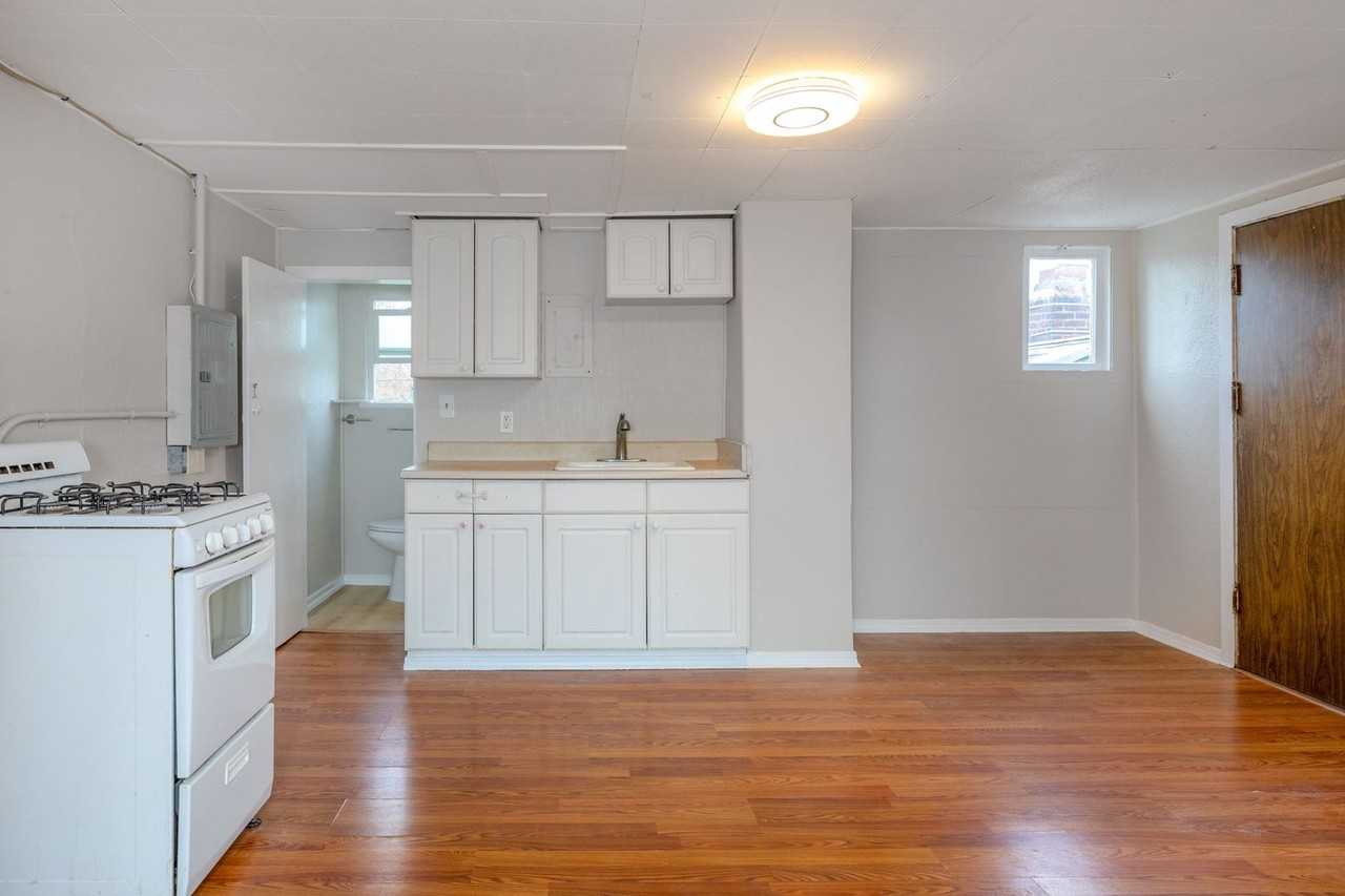 9041 Ne Sandy Blvd - Photo 6 of 20