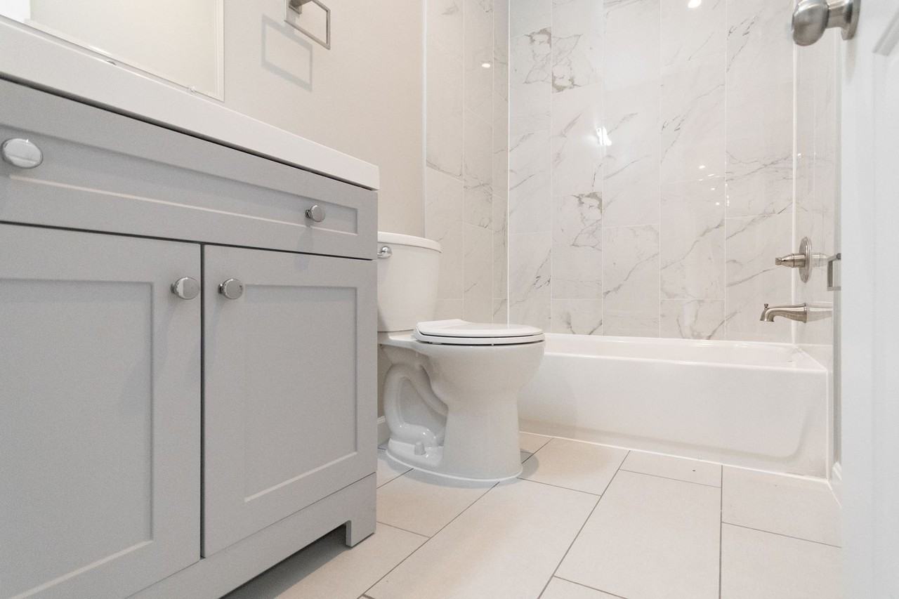 1201 I Street Northeast - Photo 5 of 24