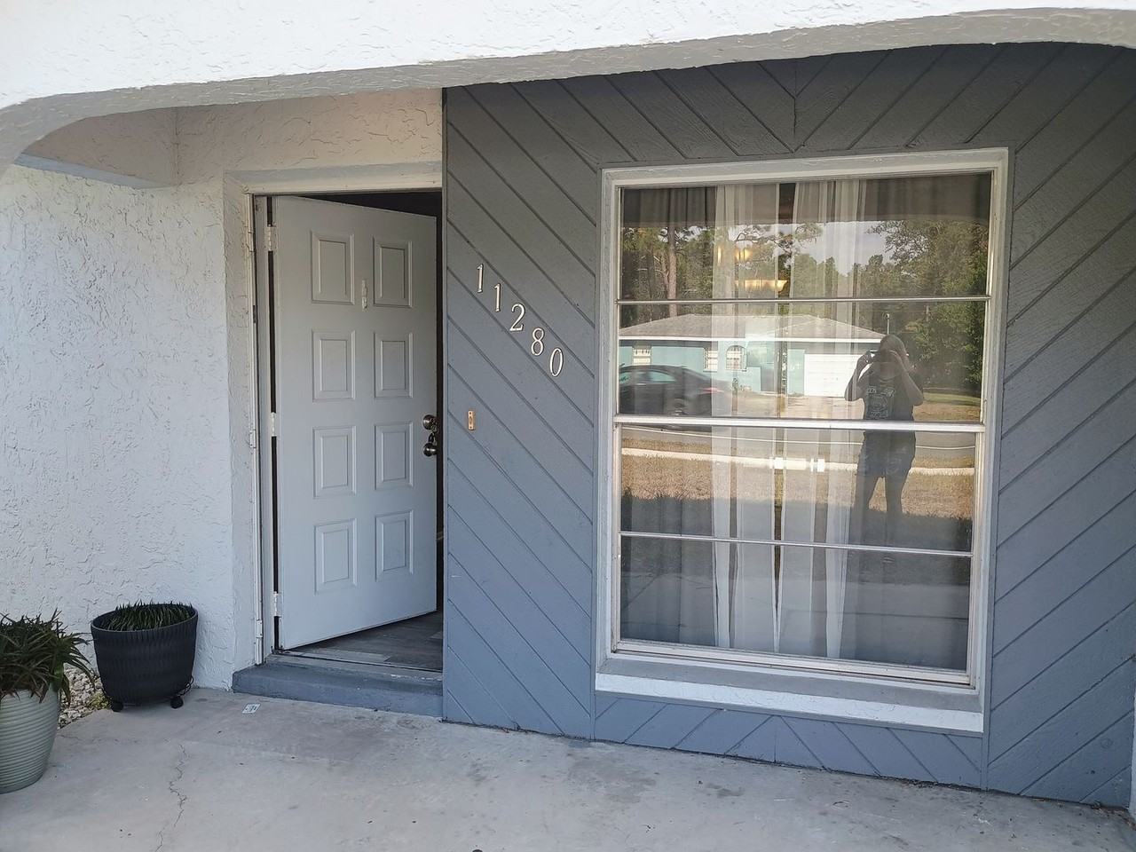 11280 Elgin Blvd - Photo 3 of 28