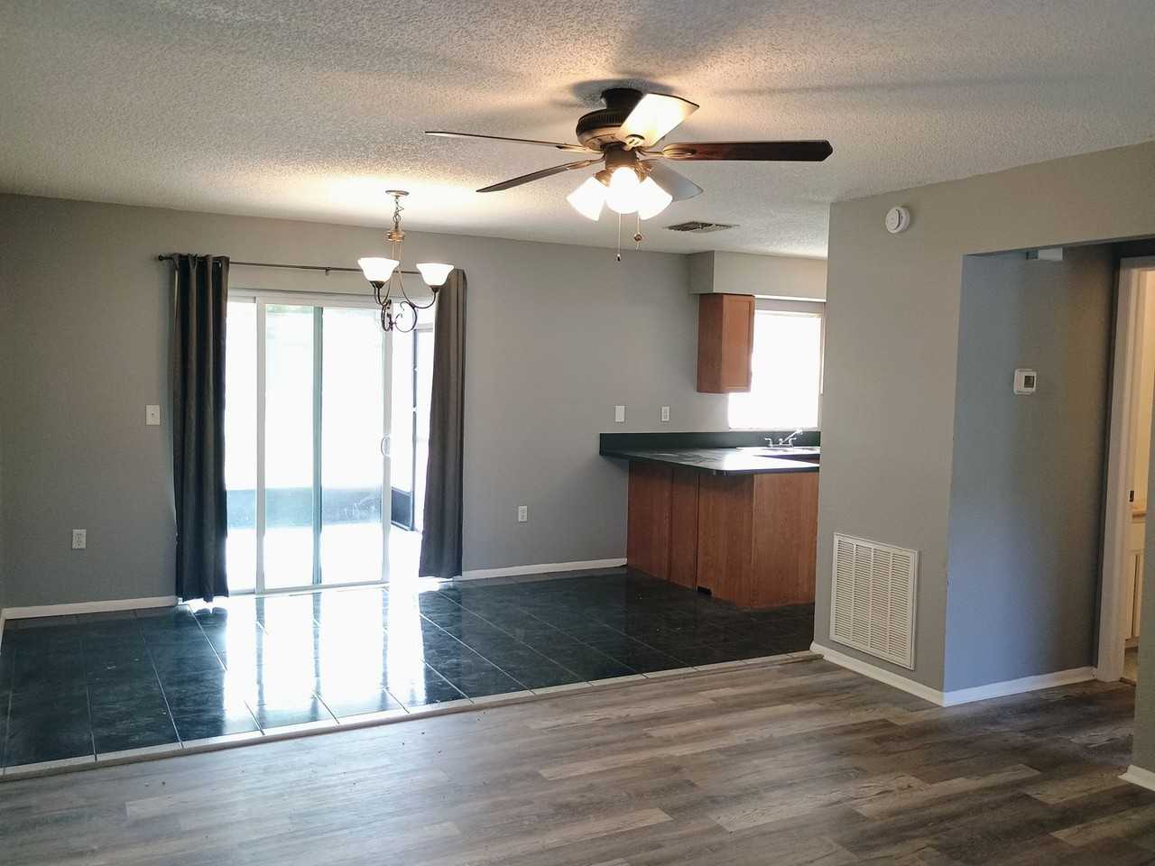 11280 Elgin Blvd - Photo 5 of 28