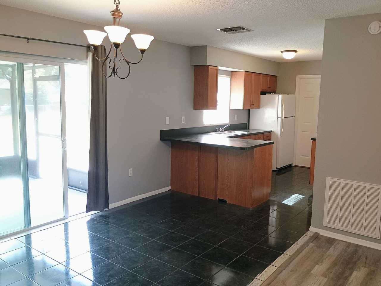 11280 Elgin Blvd - Photo 7 of 28