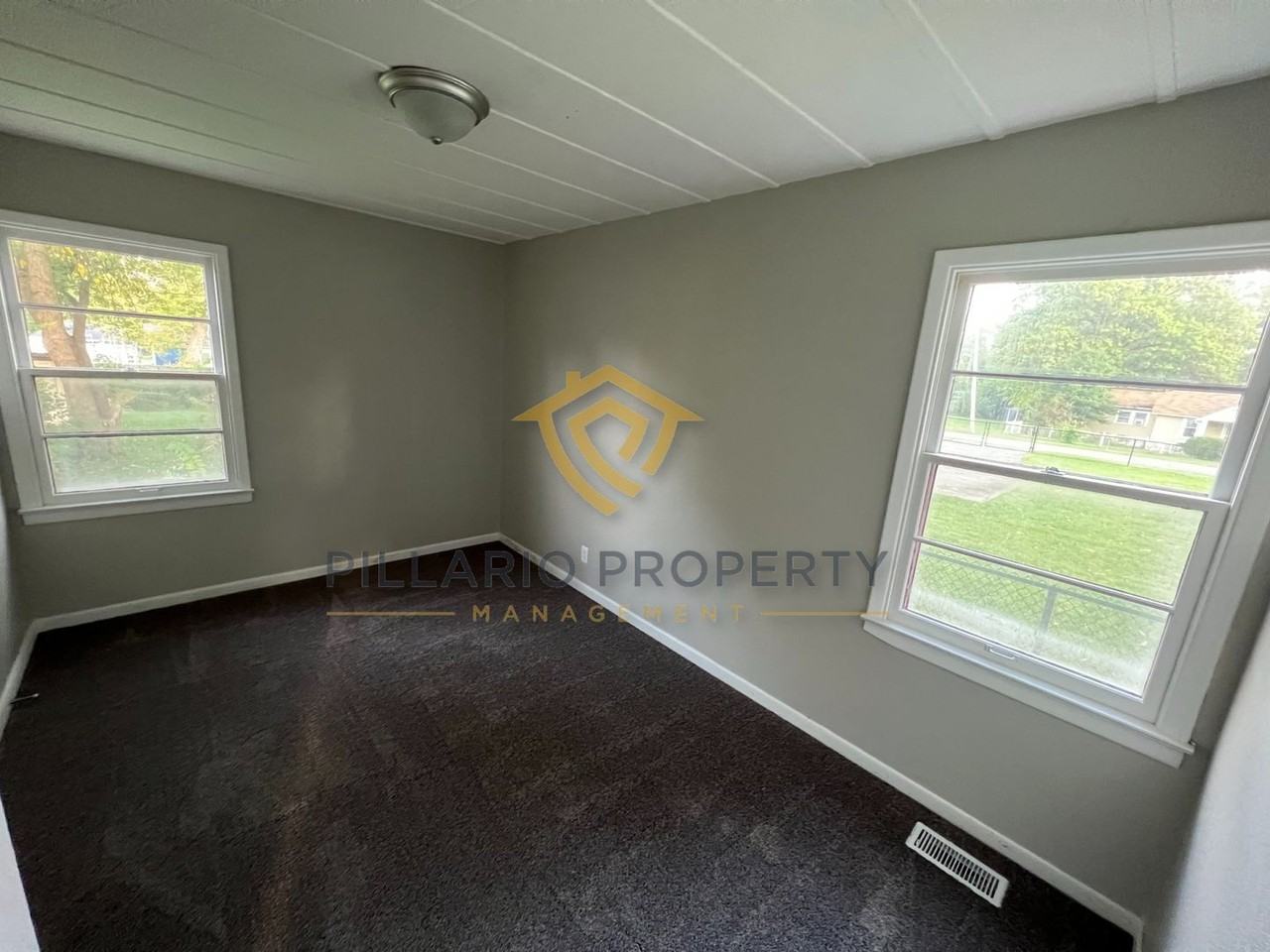 1734 N Riley Ave - Photo 7 of 9