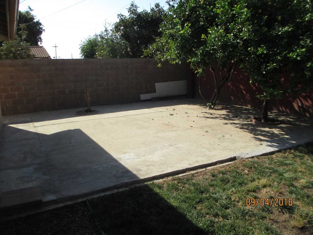 1125 West Tunnell Street - Photo 2 of 12