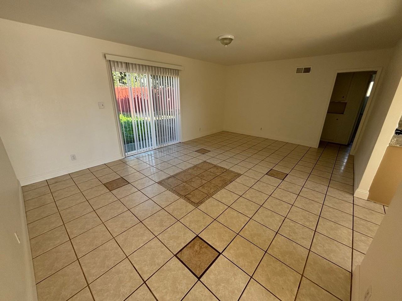 1125 West Tunnell Street - Photo 6 of 12