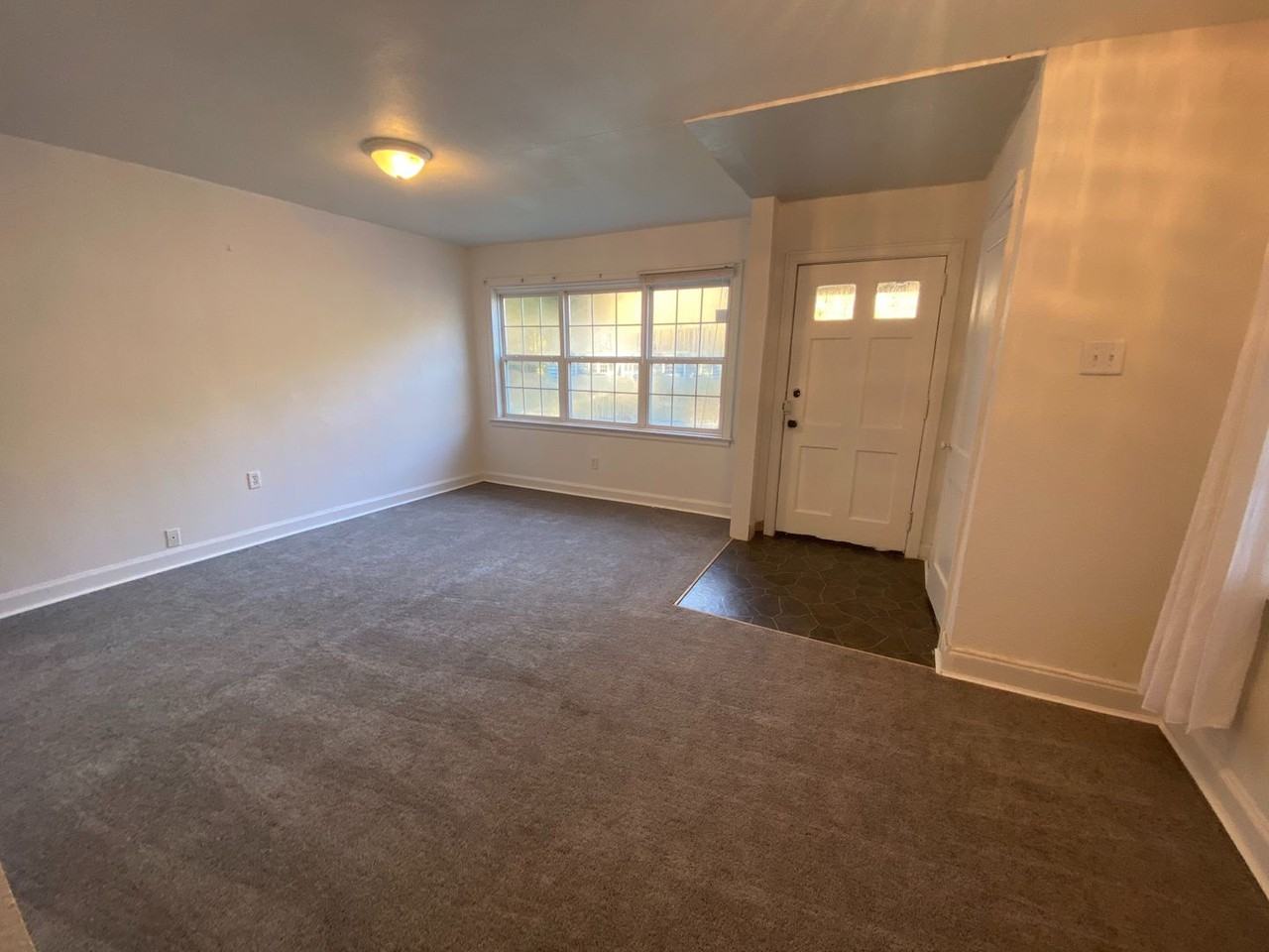 2109 Thomas Avenue - Photo 2 of 9