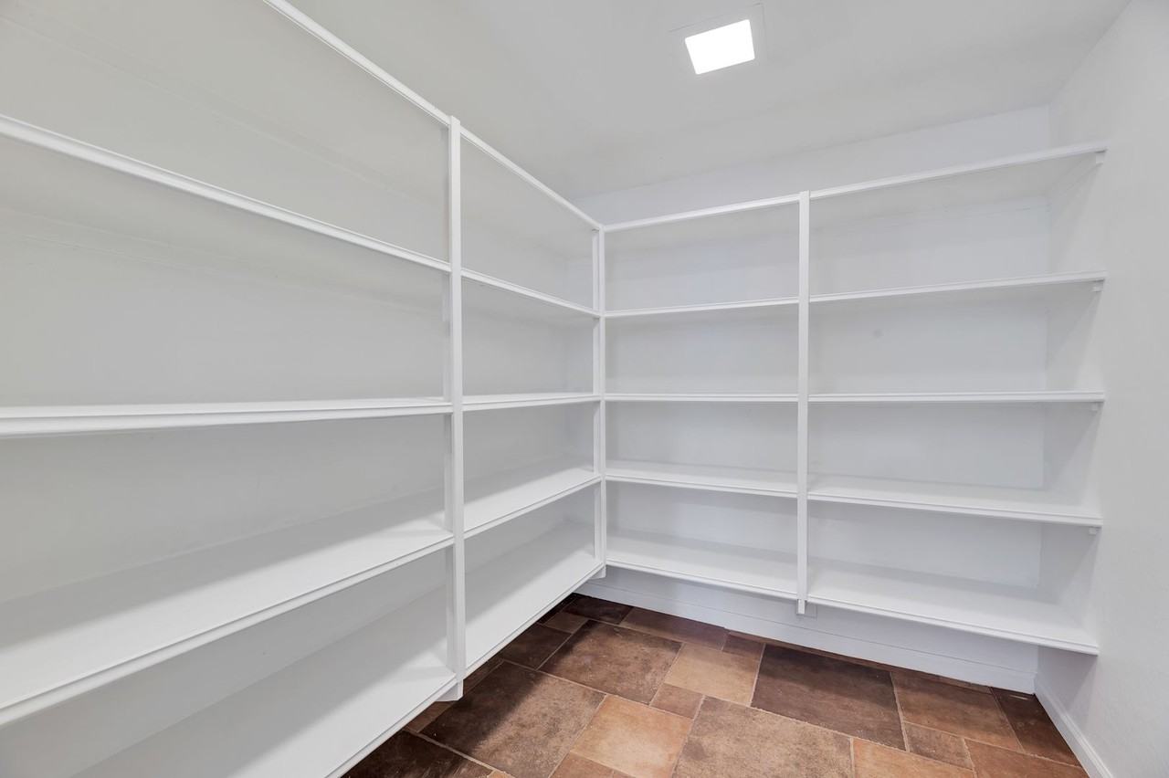 22607 39th Terrace - Photo 4 of 30