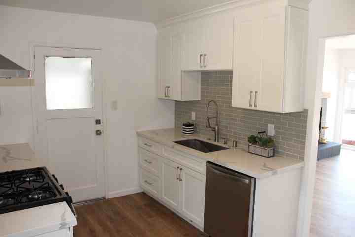 1028 Escalero Avenue - Photo 2 of 11