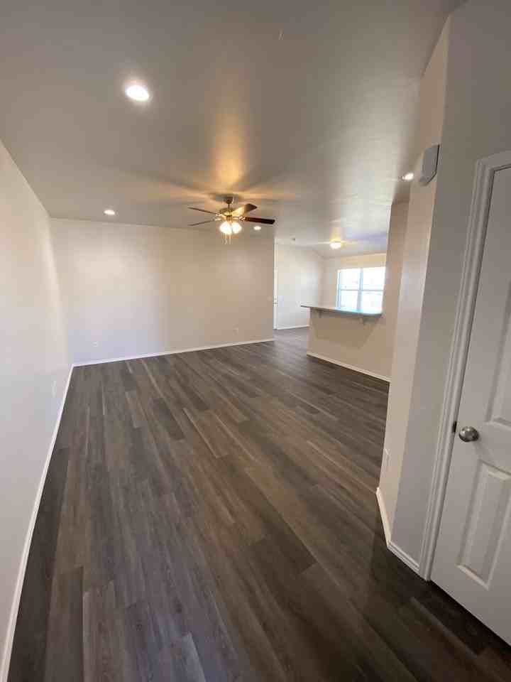 11708 Nw 96th St - Photo 5 of 21