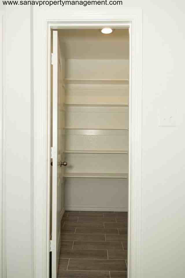 913 King St - Photo 4 of 14