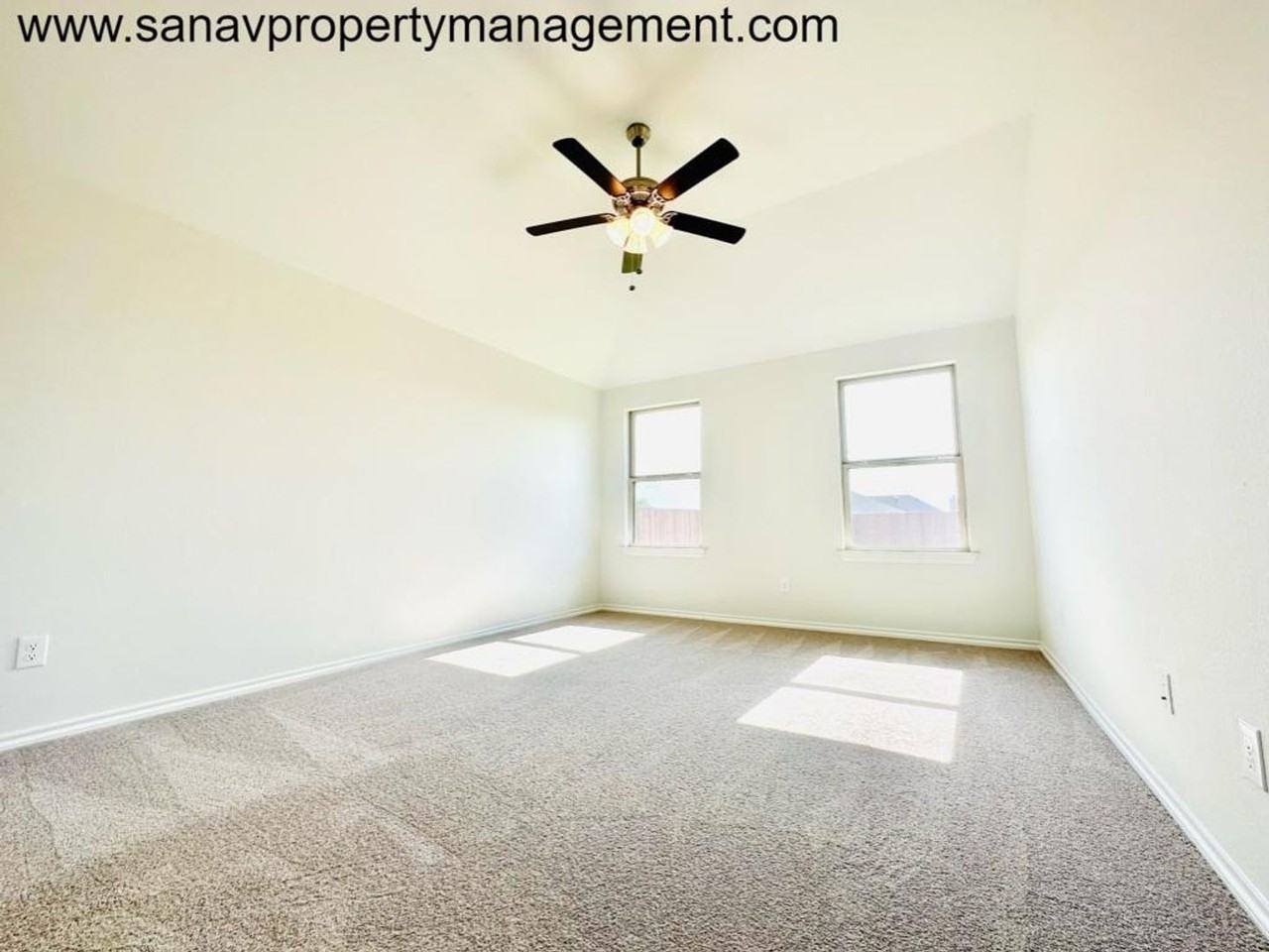 913 King St - Photo 7 of 14