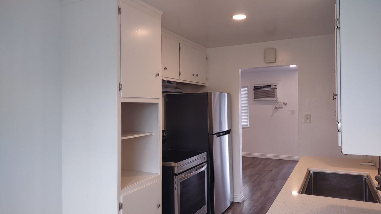 5800 48th Ave - Photo 5 of 16