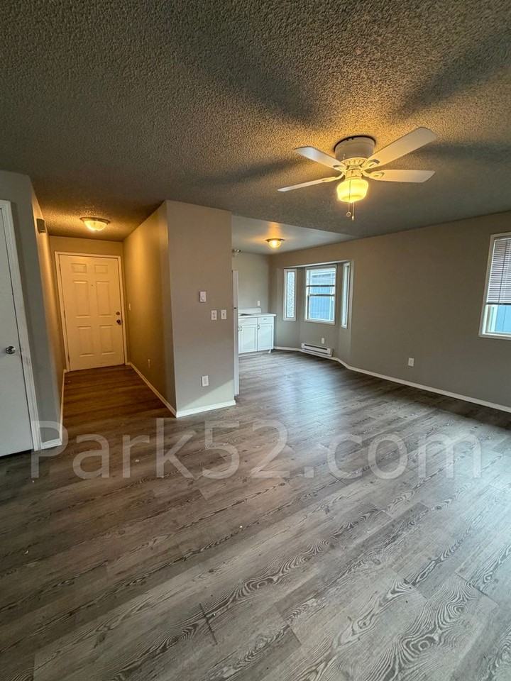 3301 S Asotin St #B - Photo 4 of 20