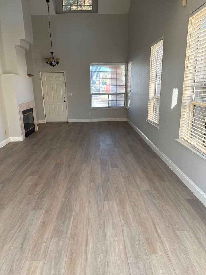1590 Teakwood Way - Photo 3 of 17