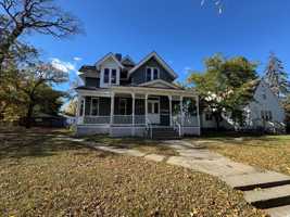 featured image of 349 6th Avenue South