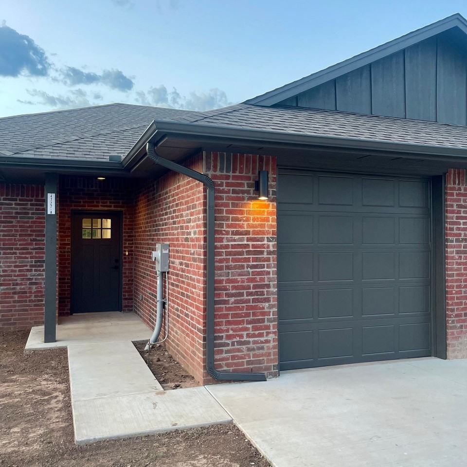 818 Mill Run - Photo 2 of 32