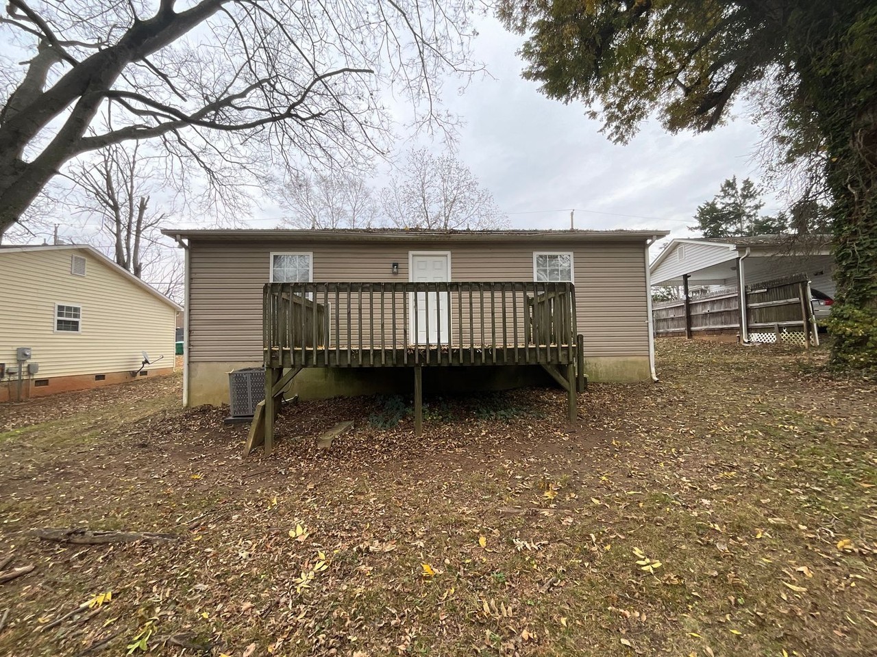 2607 Dallas Ave - Photo 3 of 20