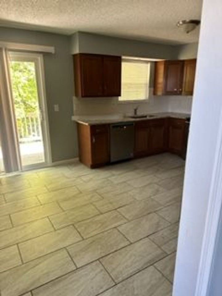 109 Cambridge Street - Photo 4 of 29