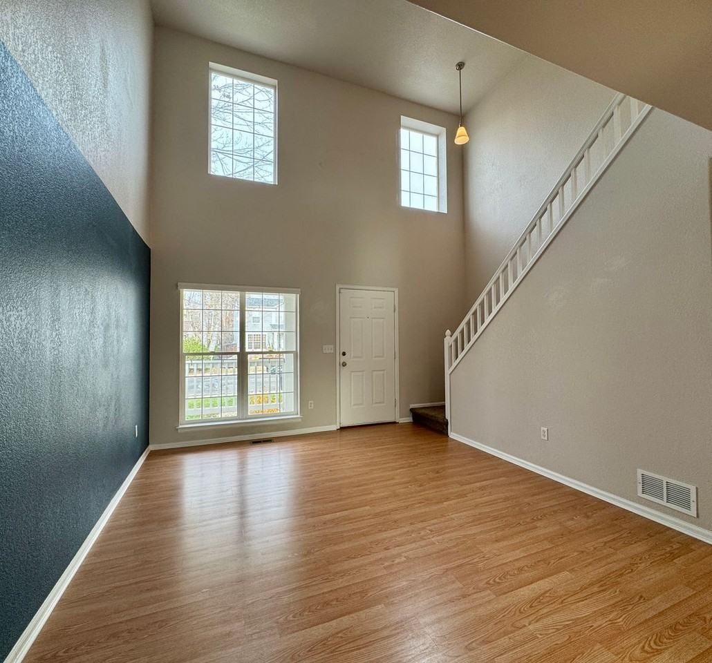 2644 E 131st Pl - Photo 3 of 36