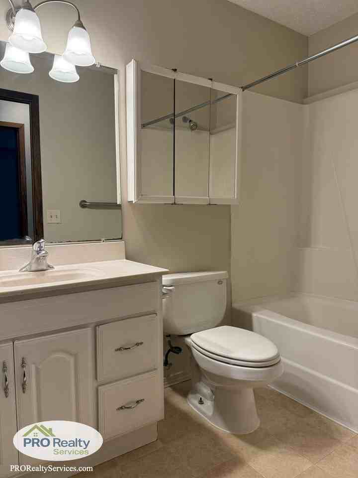 860 Monterey Dr - Photo 7 of 28