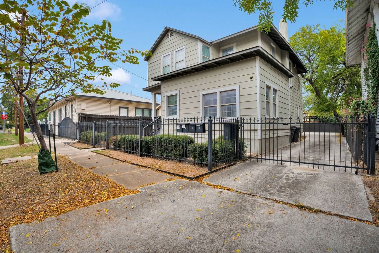 618 Atlanta St - Photo 3 of 26