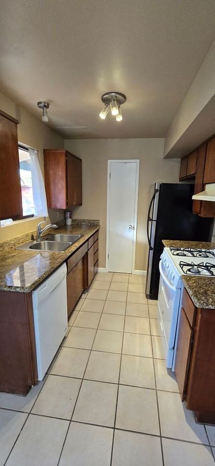 135 Olive Street - Photo 3 of 19