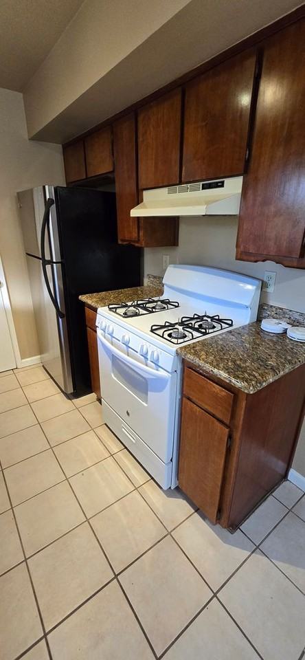 135 Olive Street - Photo 4 of 19