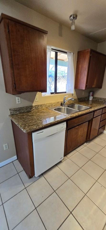 135 Olive Street - Photo 5 of 19