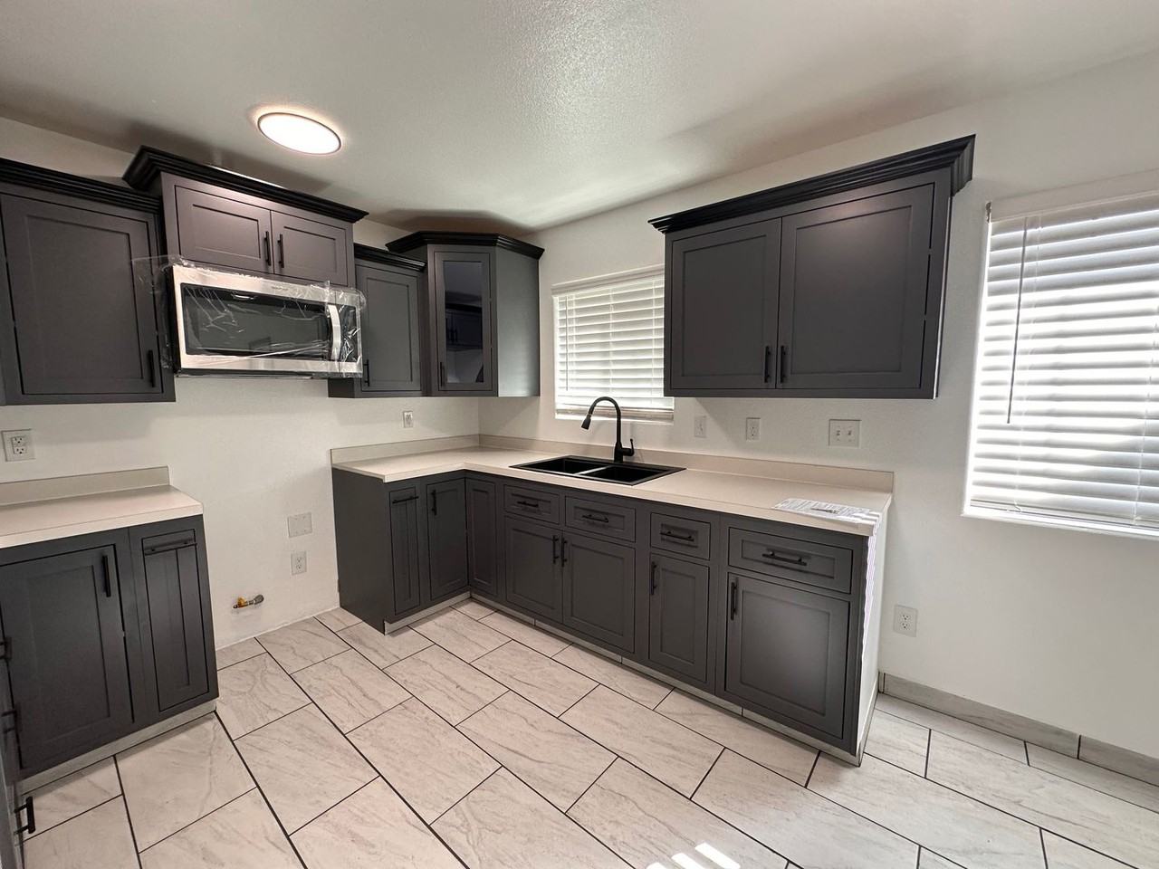 2419 South Raymond Place - Photo 5 of 11