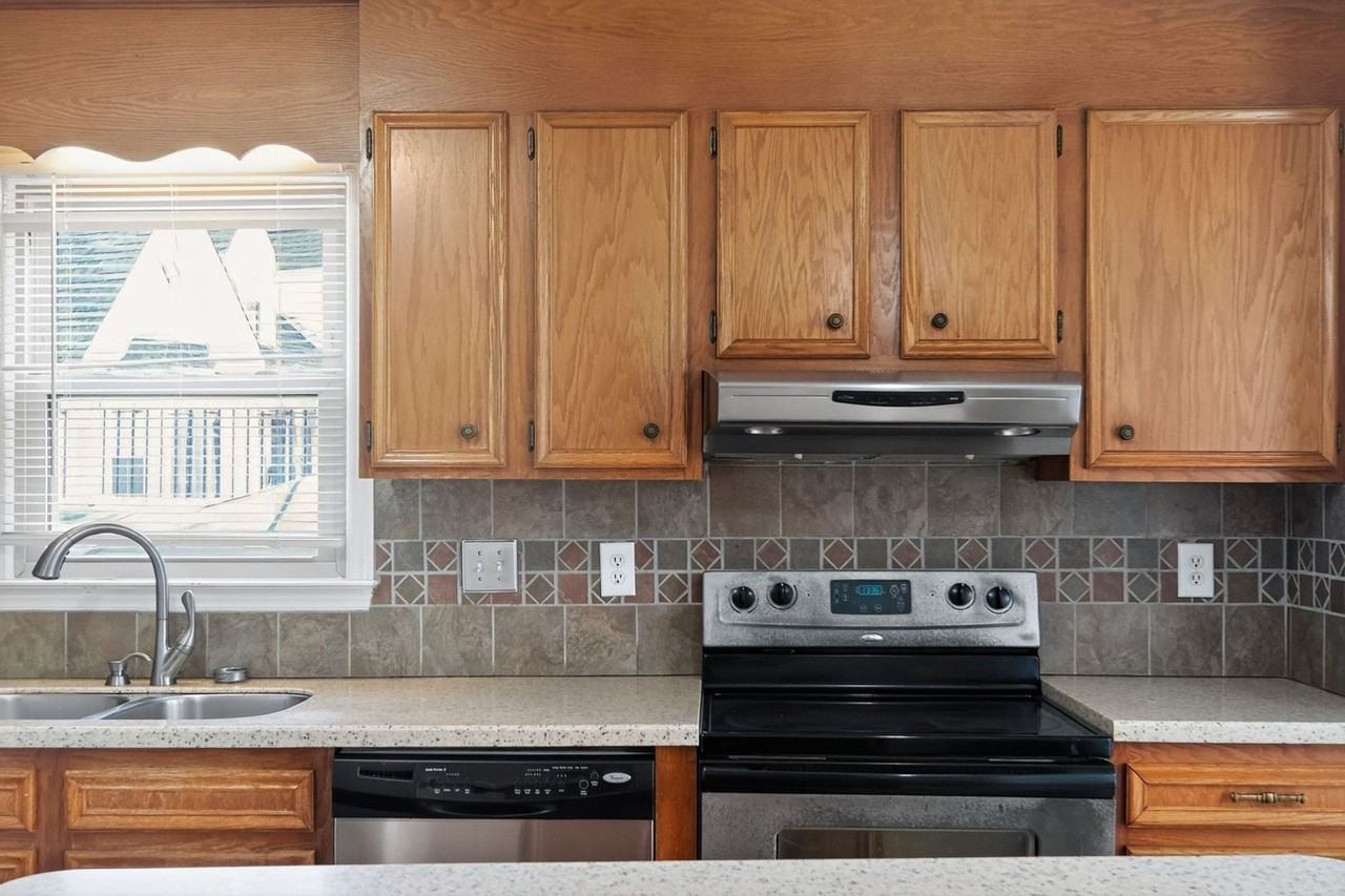 1186 Stixfield Ct - Photo 4 of 31