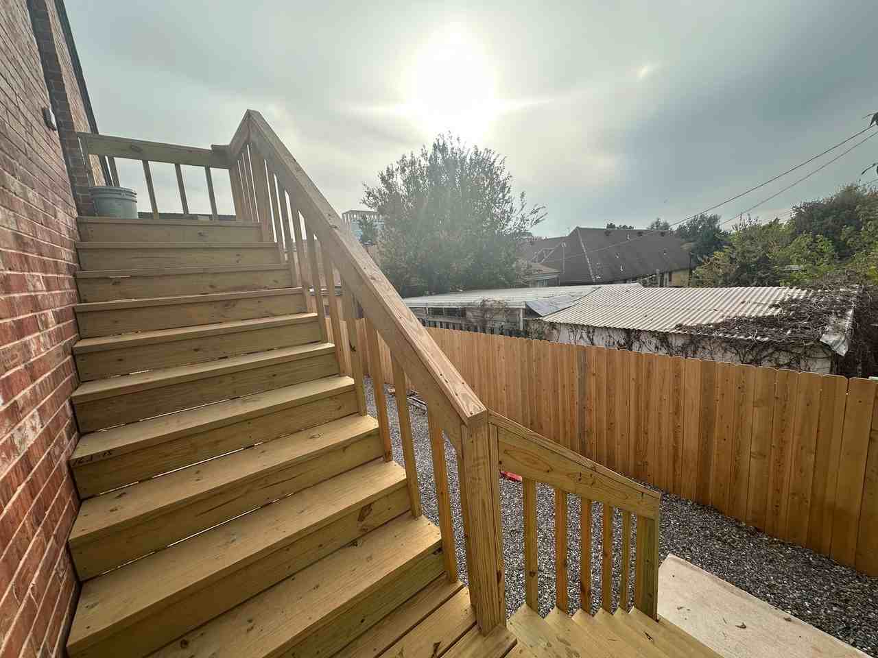 911 Ne 16th St - Photo 4 of 19