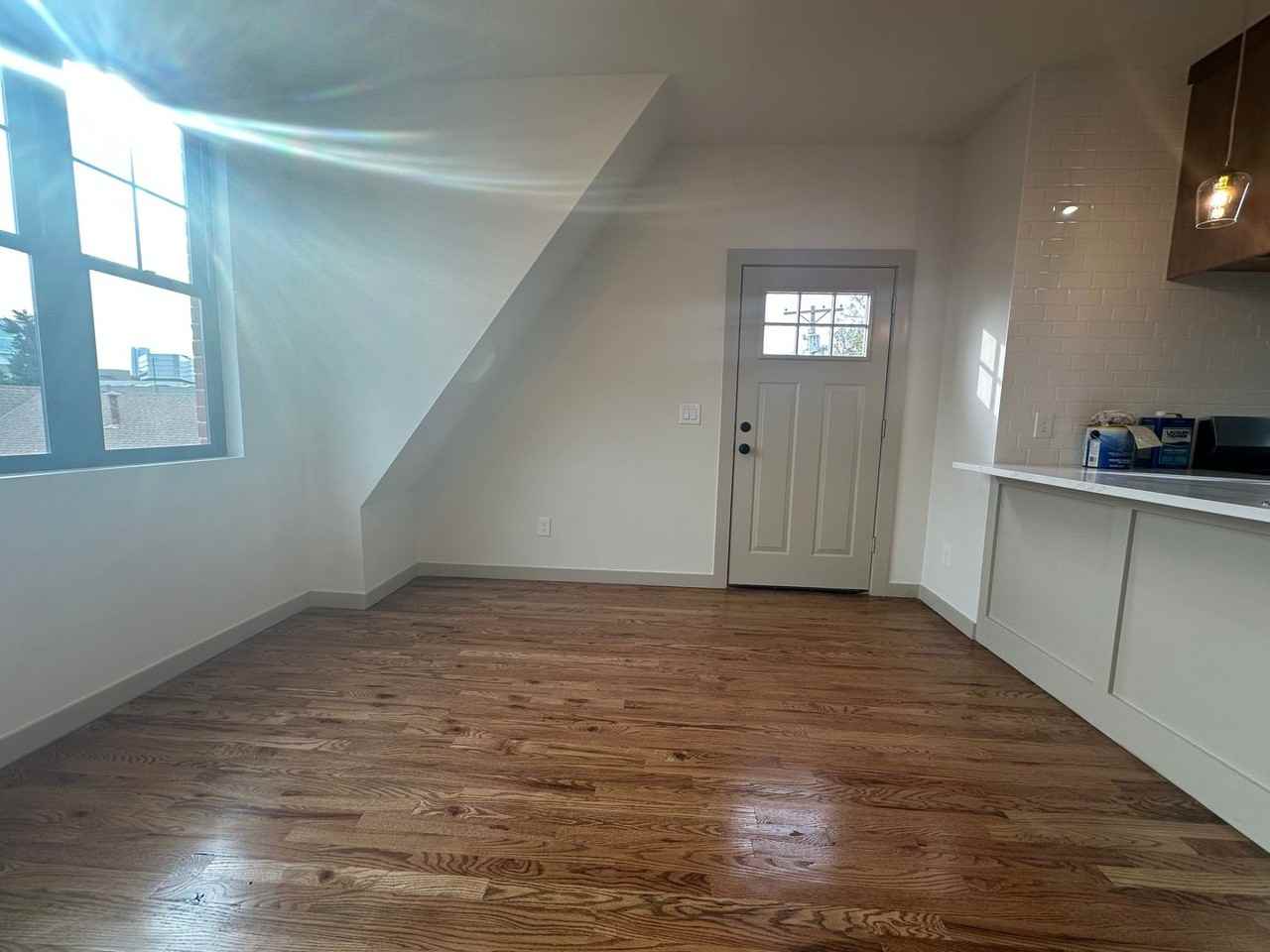 911 Ne 16th St - Photo 7 of 19