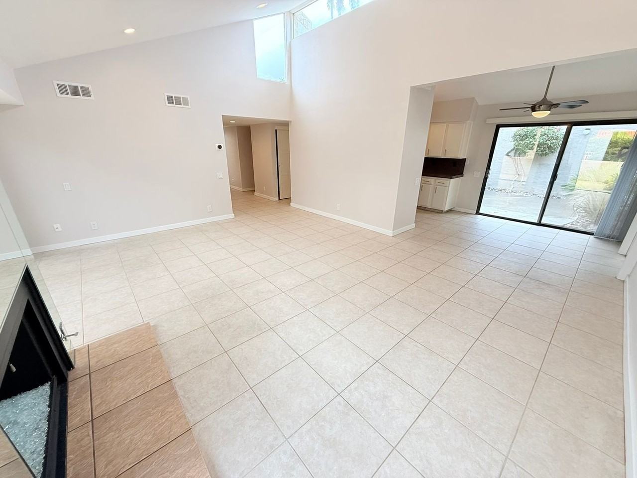 2350 Via Sonoma #D - Photo 4 of 26