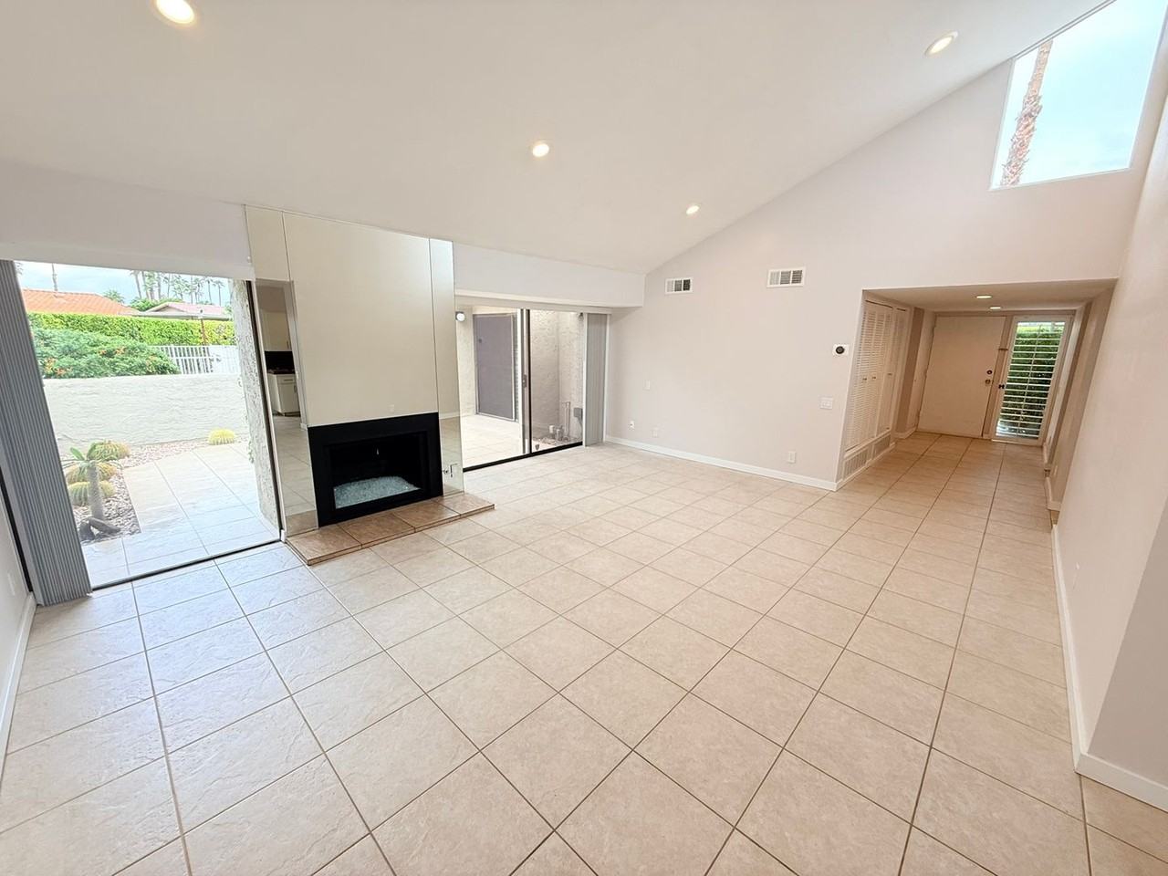 2350 Via Sonoma #D - Photo 5 of 26