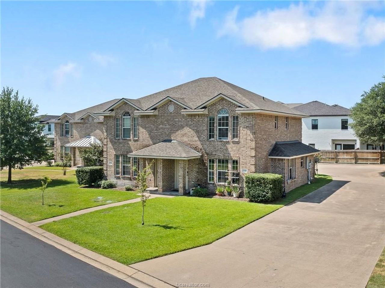 2330 Autumn Chase Loop #B - Photo 3 of 14