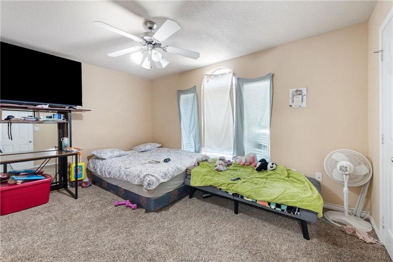 2330 Autumn Chase Loop #B - Photo 7 of 14