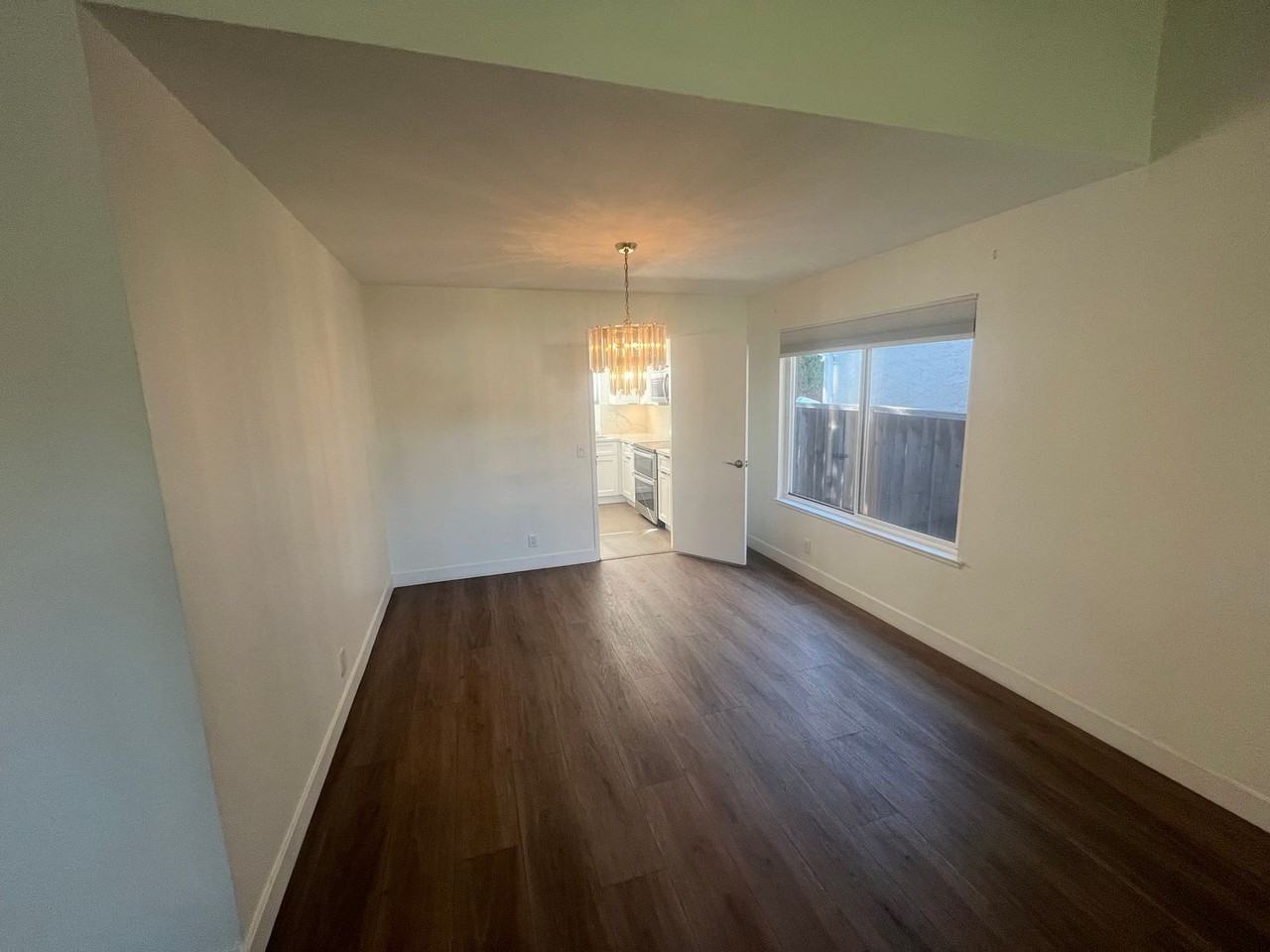 506 Hassinger Rd - Photo 4 of 17