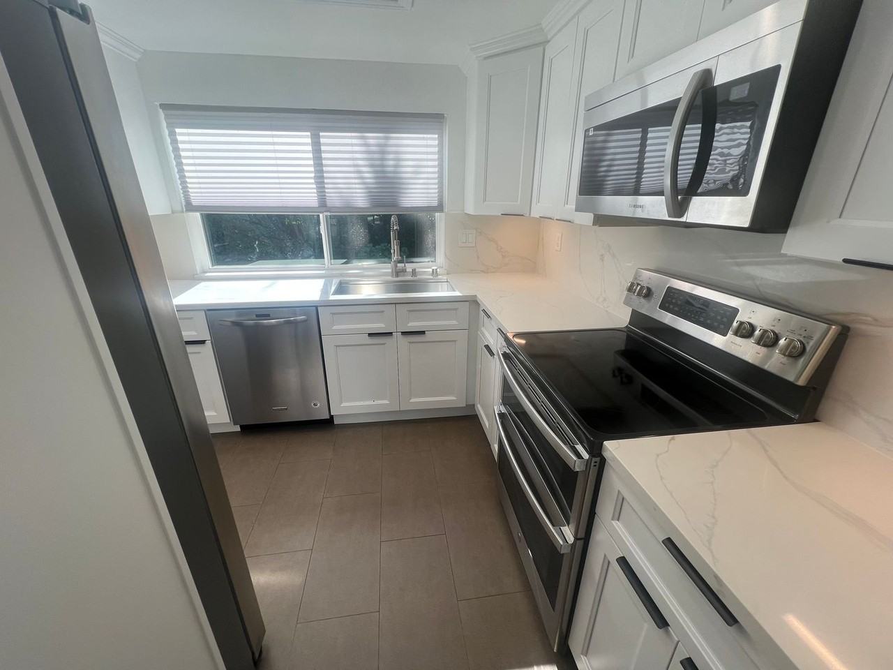 506 Hassinger Rd - Photo 5 of 17