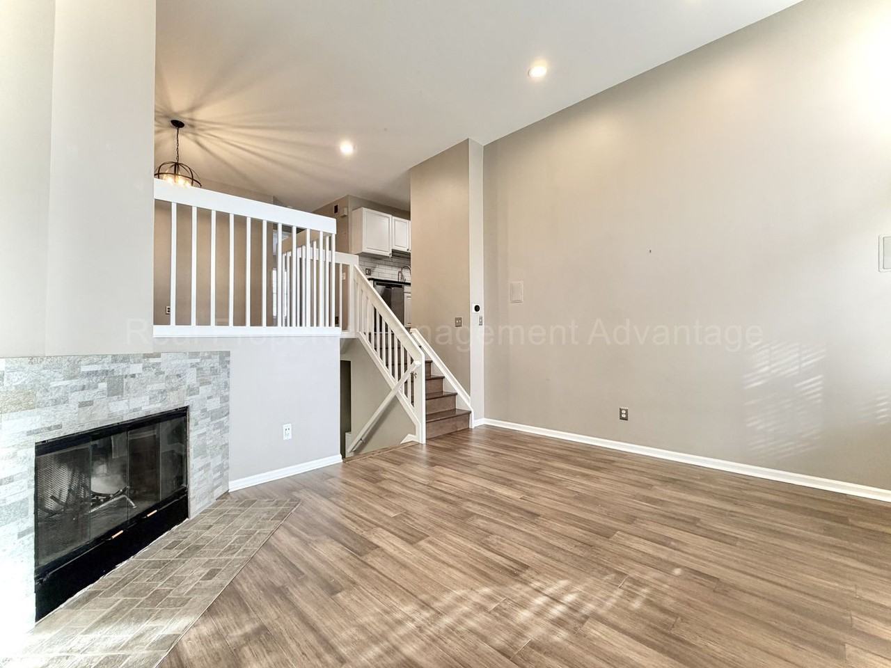 1335 S Washington Ave - Photo 3 of 22