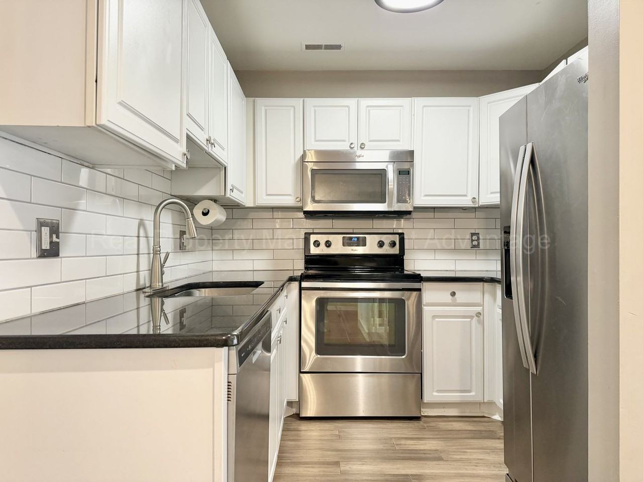 1335 S Washington Ave - Photo 7 of 22