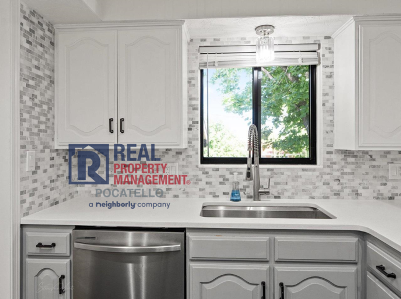 33 Temple Avenue - Photo 7 of 39