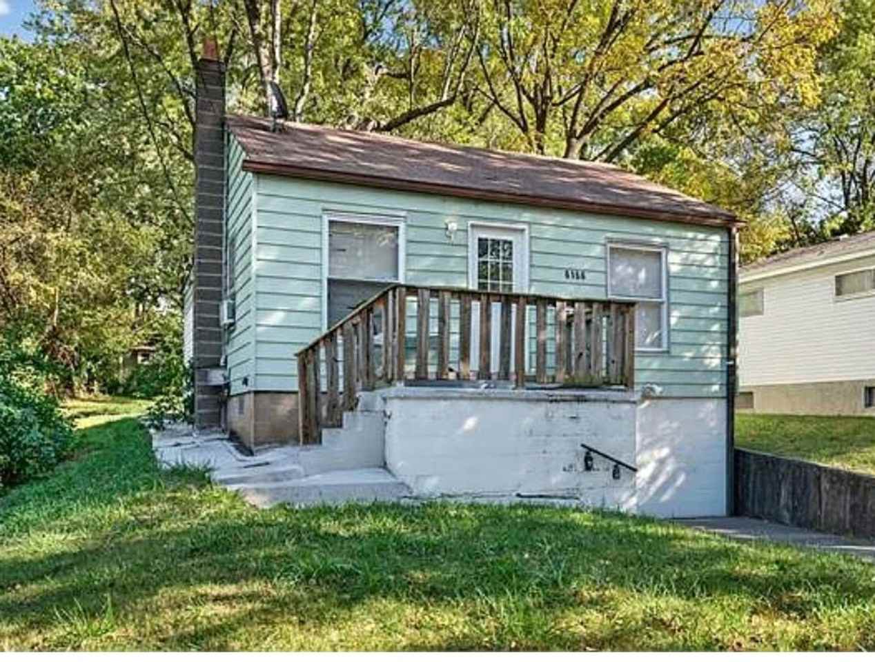 6166 Emerald Avenue - Photo 3 of 42