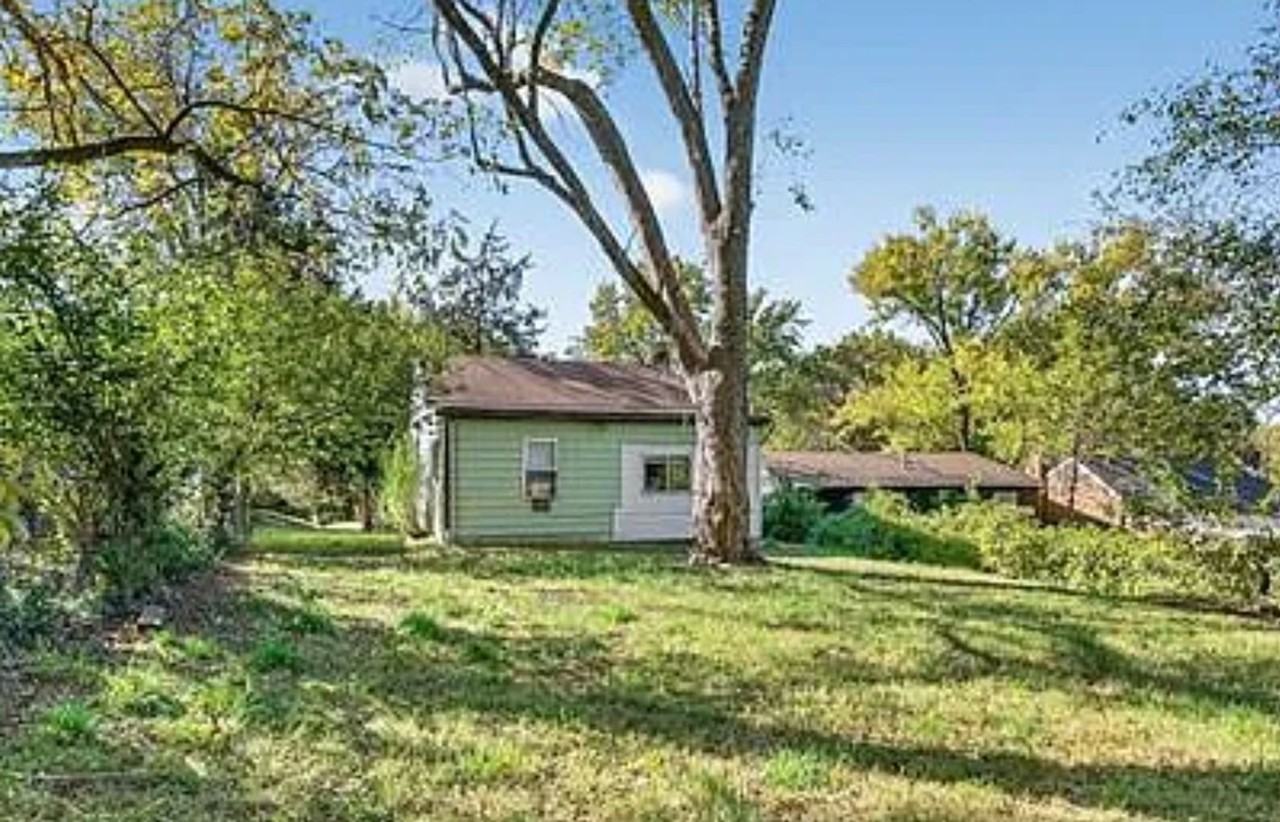 6166 Emerald Avenue - Photo 6 of 42